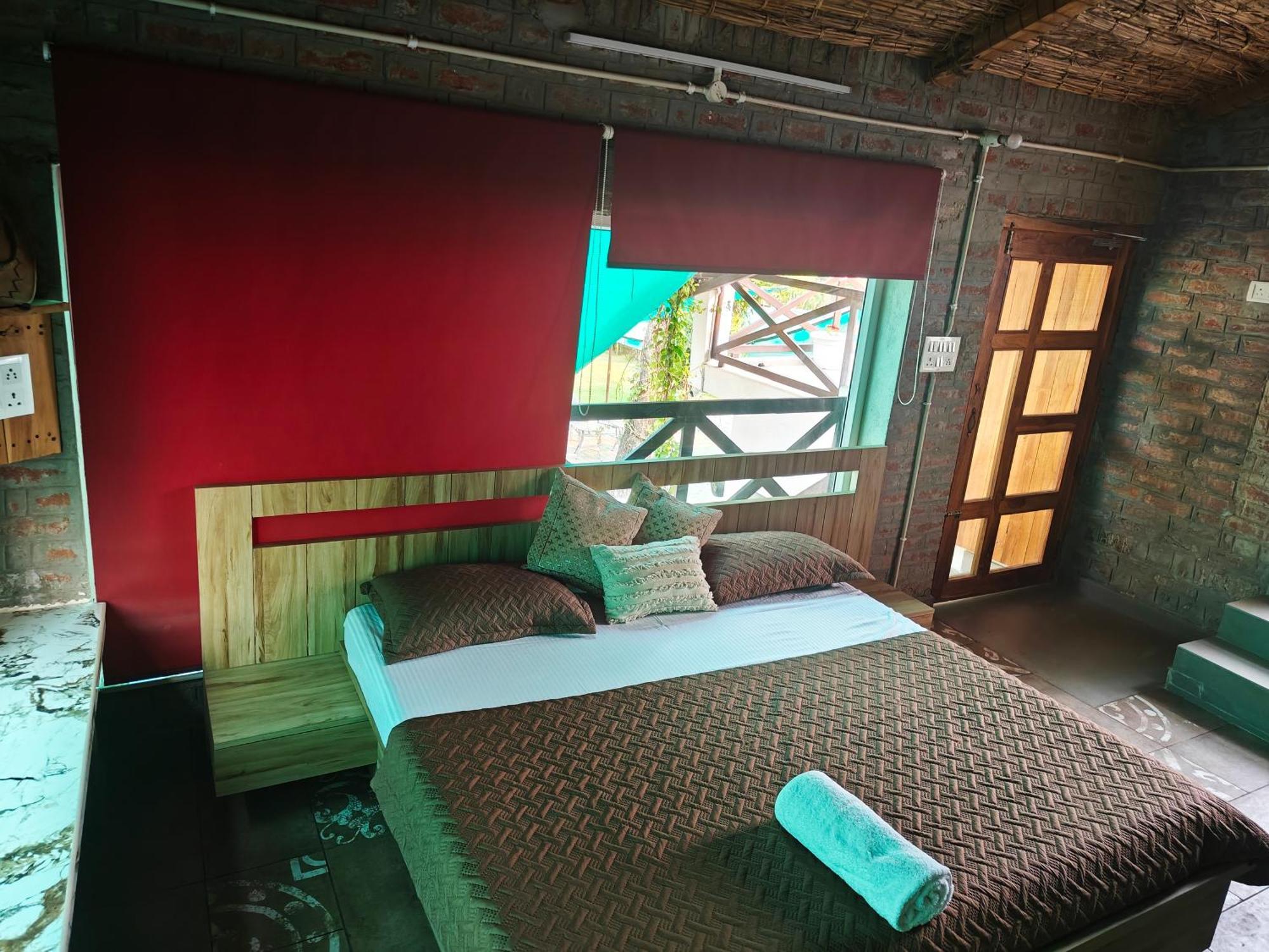 Shobhayan Inn, Airport Railway Station Pickup Free Ayodhya Kültér fotó